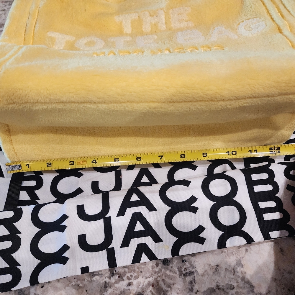 Marc Jacobs Soft Yellow Tote - Picture 8 of 10